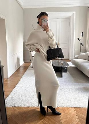 Стильний трикотажний костюм: довга приталена спідниця та оверсайз светр