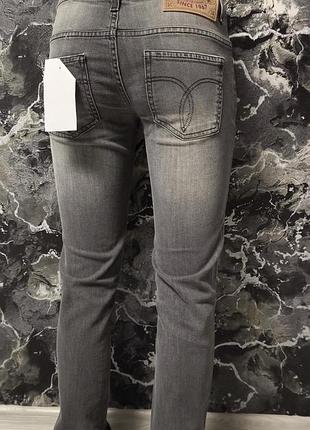 Fiorucci итальялия фирменные крутые стильные модные трендовые джинсы штаны