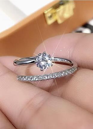 Кольцо с регулировкой и открытым дизайном