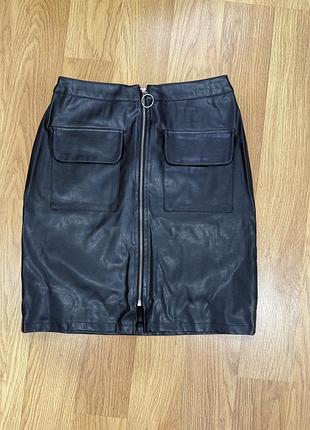 Стильна спідниця з штучної шкіри