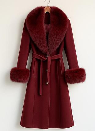 Бордовое пальто с меховым воротником и манжетами  natiso