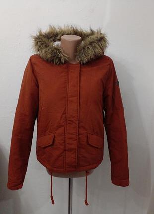 Тепла курточка цегельного кольору