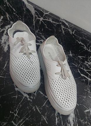 Кросівки жіночі attizzare.