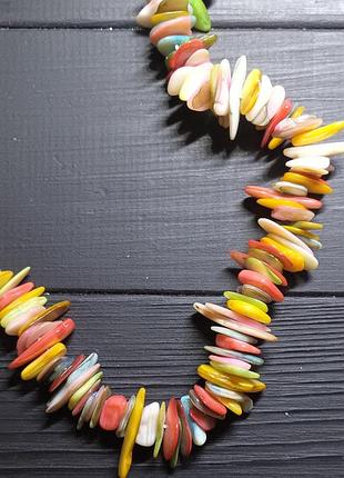 Яркое колье бусы с перламутром