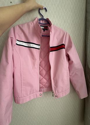 Куртка tommy hilfiger рожевого кольору, розміру с
