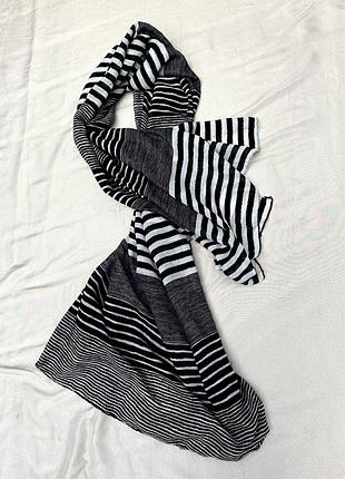 Жіночий шарф