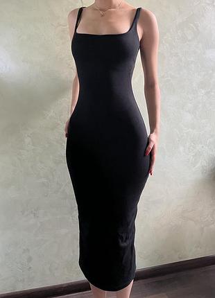 Довга чорна сукня міді приталена по фігурі футляр з відкритою голою спиною
