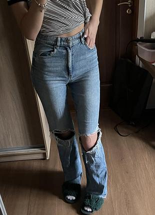 Сині джинси сінсей рвані