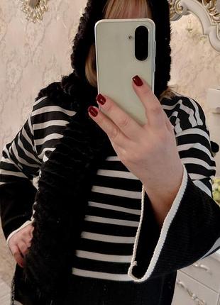 Капор с норковым мехом, черного цвета