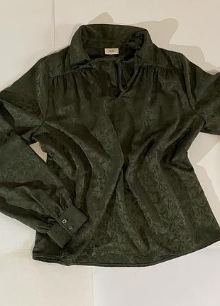 Ажурна блуза глибокого травʼяного кольору