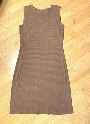 Трикотажна сукня на осінь