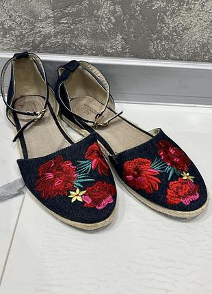 Еспадрильї з вишивкою
