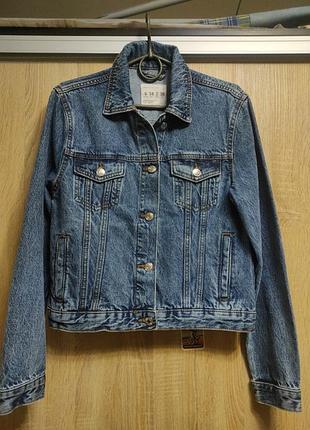 Класна джинсова курточка у розмірі xs-s 
100% cotton