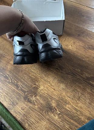 Кросівки не підійшли