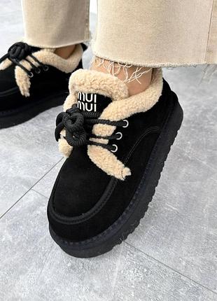 Черные замшевые утепленные лоферы на шнурках
