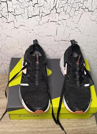 Мега зручні кросівки для спорту