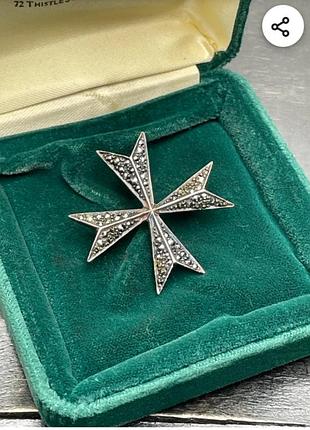 Вінтажна брошка від sphinx з маркетизами