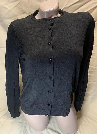 Базова кофтинка на ґудзиках