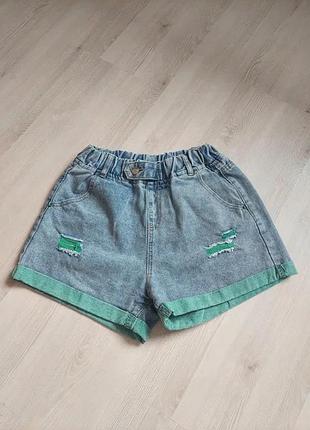 Джинсовые шорты зеленые
