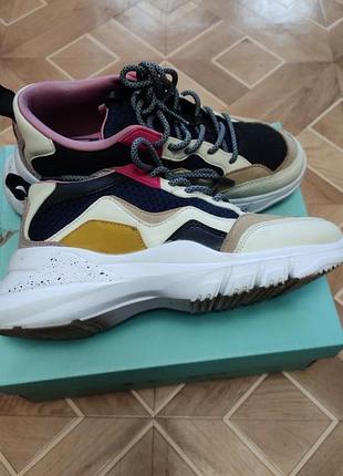 Кроссовки женские подростковые zara 36 размер