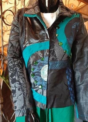 Винтажная брендовая демосезонная куртка с принтом