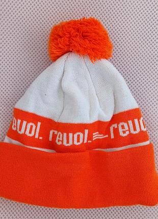 Яркая спортивная шапка отворот помпон