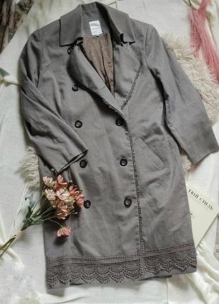 Удлиненный жакет двубортный тренч с кружевом jar-mod