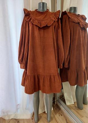 Микровельветовое с карманами платье 👗