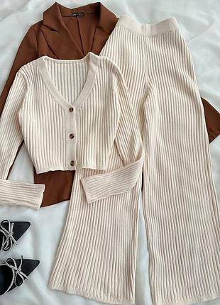 Жіночий ангоровий костюм