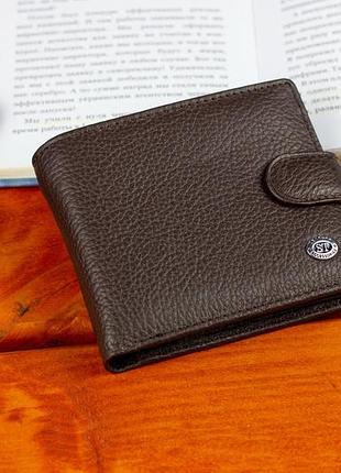 Коричневое мужское портмоне из натуральной кожи с фиксацией st leather st103