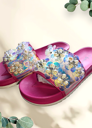 Яскраві жіночі шлёпанці