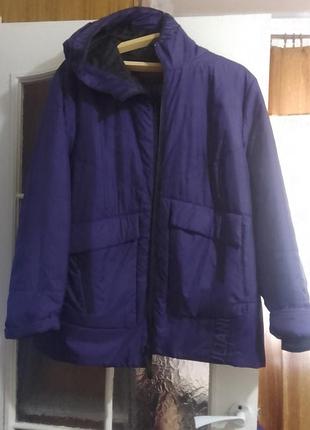 Куртка женская осенняя с капюшоном.