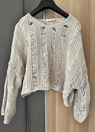 Стильний светрик, можна одягнути і на купальник