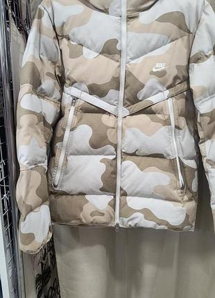 Оригинальный куртка nike тепла на термофите размер s камуфляж принт, теплая, на зиму. dq 4935-072.
