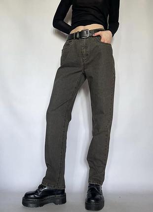 Жіночі іржаві джинси прямого крою