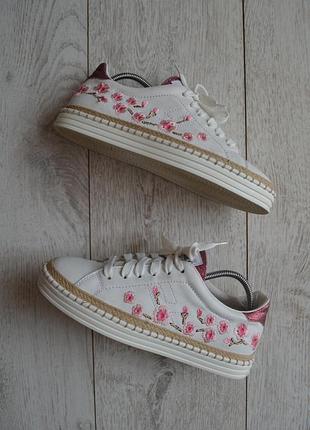 Женские кожаные кеды hogan оригинал 37р 23.5 см с вышивкой и цветами