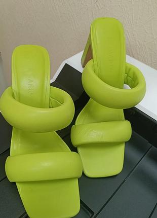 Босоножки-дутики primark салатового цвета на каблуке, 39 размер, стелька 25,5 см