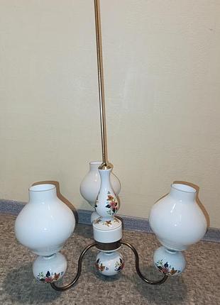 Винтажная люстра с фарфоровыми вставками. времен ссср