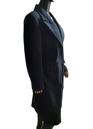 Шерстяное актуальное пальто