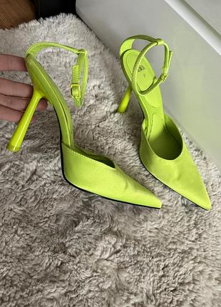 Босоніжки zara туфлі лодочки