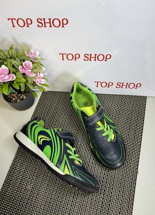 Оригінальні кросівки сороконіжки для футболу clarks липучка