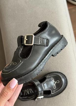 Zara взуття дитяче 23 розмір туфлі