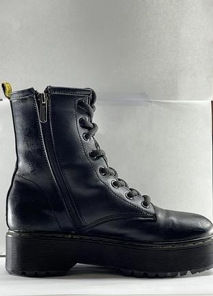 Жіночі чоботи