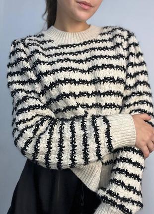 Светр,в‘язаний