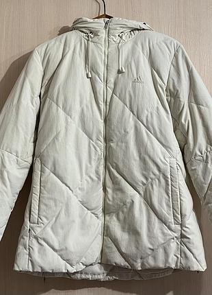 Пуховик жіночий adidas молочного кольору, розмір м-l