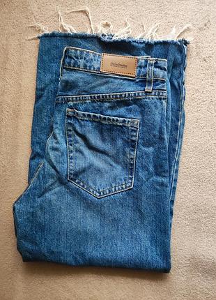 Синие джинсы клешные рваные 36размер