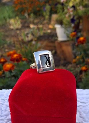 Срібне кільце з оніксом