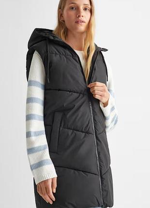 Длинная безрукавка бренда mango