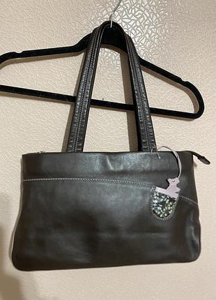 Жіноча шкіряна сумка коричневого кольору radley london