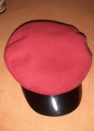 Красивая теплая кепка.швейцария.